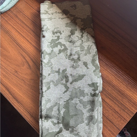 (Bundle) 5 pairs of Camo Seamless Leggings - Picture 16 of 16